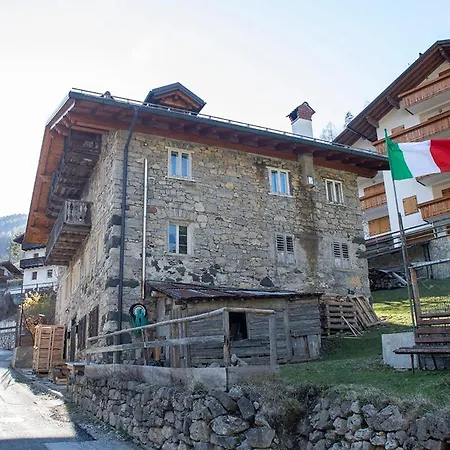 Appartement La Casa Di Bryan Piaia (San Tomaso Agordino, Belluno)